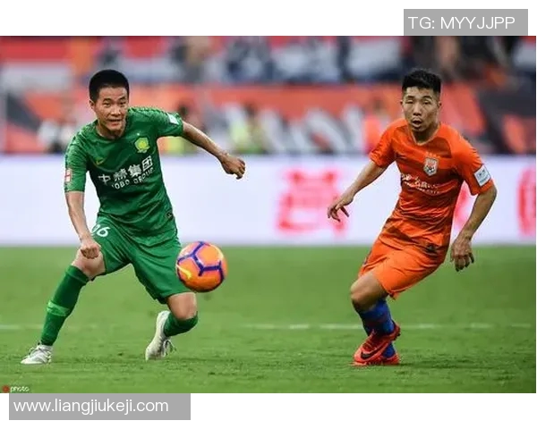 鲁能与国安激战正酣进球被吹引发争议球迷反应热烈 鲁能与国安激战正酣进球被吹引发争议球迷反应热烈