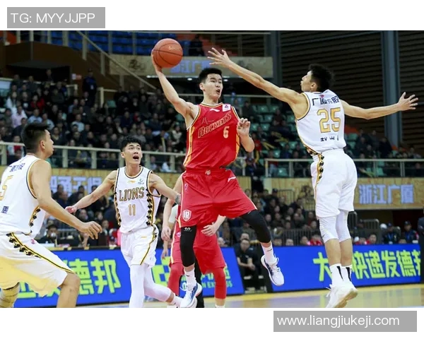 郭昊文：从青涩少年到篮球场上的璀璨明星之路探索与成长